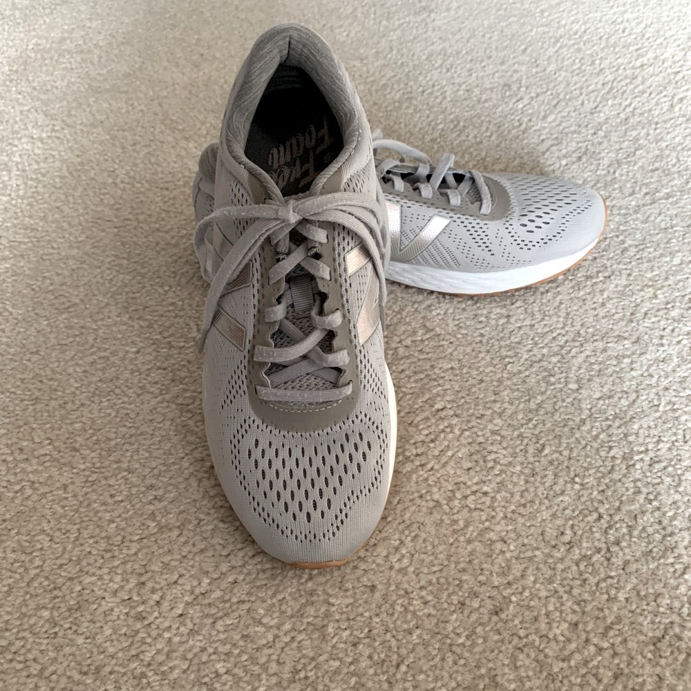 New Balance Fresh Foam Ashiri Women 8 -Grey
